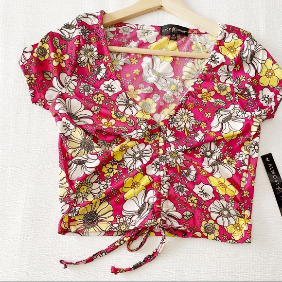 NWT Bold Vintage Floral Cropped Ruched Drawstring Top - Picture 3 of 12